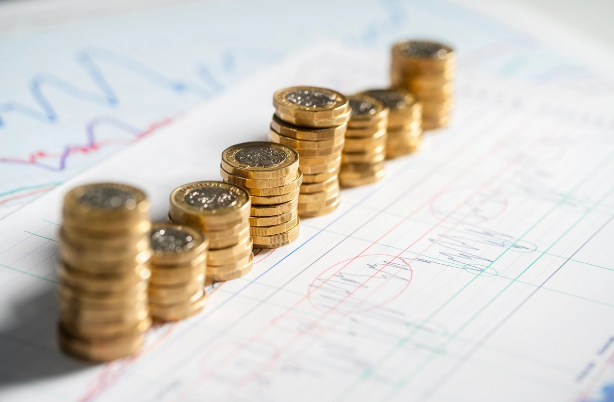 pound coins with graphs